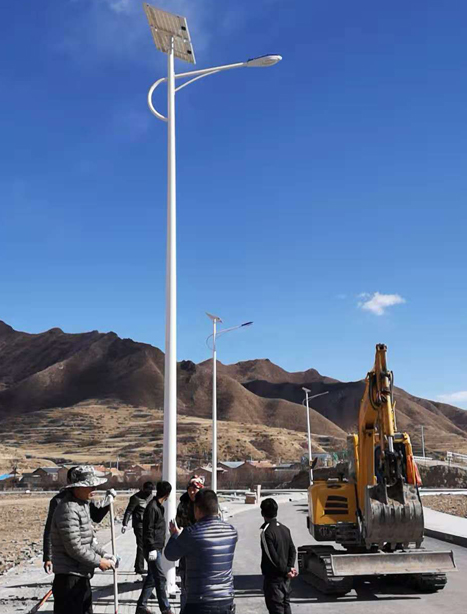 甘南碌曲10米乌鲁木齐太阳能路灯项目