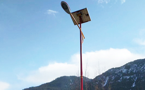 如何选择高质量的乌鲁木齐太阳能路灯材料：全方位指南