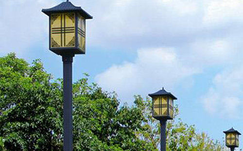 乌鲁木齐庭院灯安装间距与布灯设计全解析