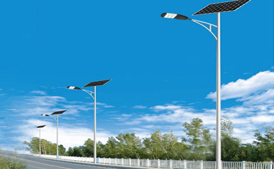 农村道路装乌鲁木齐太阳能路灯选多大瓦数实测